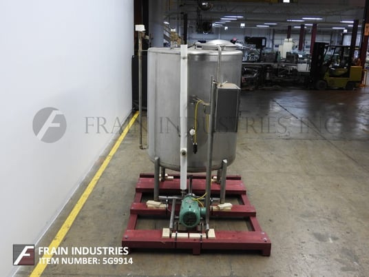 700 gallon Darlington Dairy Supply, 304 Stainless Steel single wall tank, 55" OD x 72" straight wall, flat - Image 4