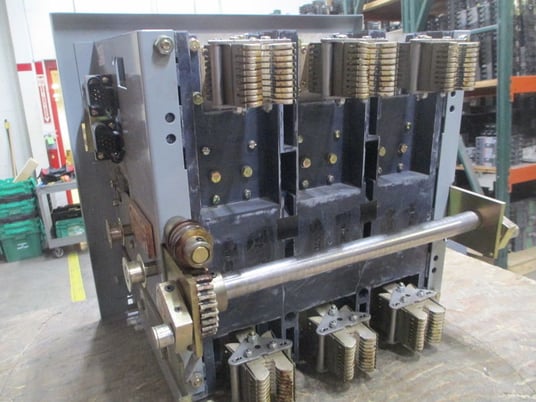 1600 Amps, Cutler-Hammer C-H, SPBMR316C, 3W, 600V, RMS910 trip, LSG, aux switch, shunt, electrically - Image 5
