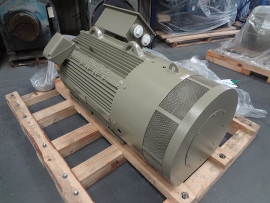 500 HP 1800 RPM General Electric, Frame 5010/5011L, TEFC, new, 460 Volts - Image 3