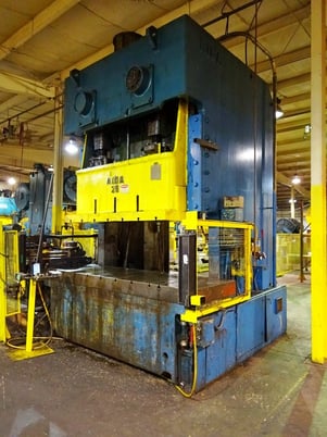 275 Ton, Aida #C2-25, 36" x 106" bed, 11" stroke, 30 SPM, air clutch - Image 2