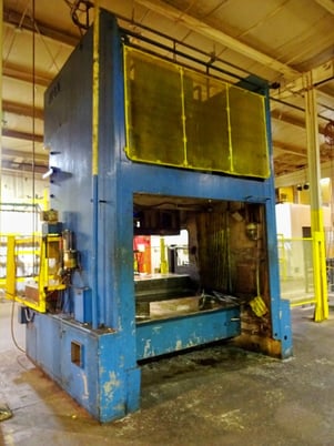 275 Ton, Aida #C2-25, 36" x 106" bed, 11" stroke, 30 SPM, air clutch - Image 3