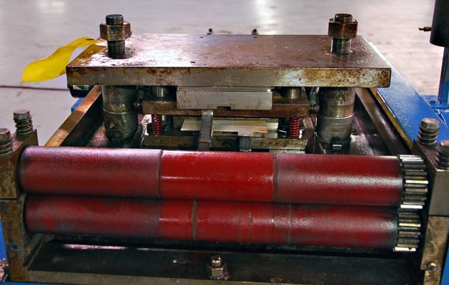 5 Ton, Lockformer, 2-post cut off, #2251 - Image 3