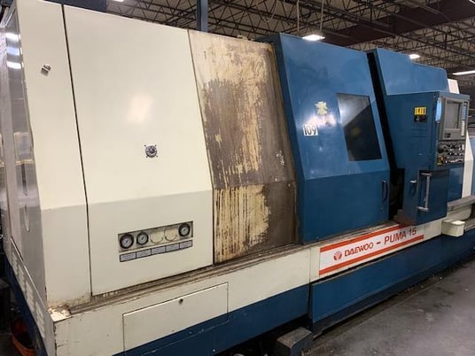 Image 2 for Daewoo Doosan Puma #15, CNC lathe, Fanuc 16T, 31" swing, 21" chuck, 5.2" spindle bore, 27" turning diameter, tailstock, chip conveyor, 2000 RPM, 1993-1996 (2 available)