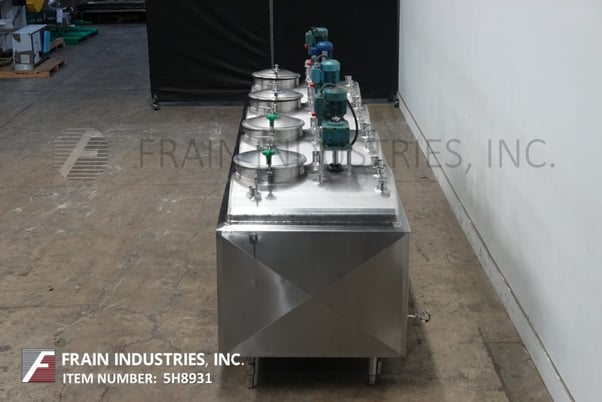 Image 4 for 800 gallon APV Crepaco, (4) 200 gallon chambers, 304 Stainless Steel insulated flavor tank