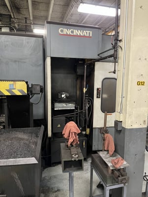 Image 2 for Cincinnati #HPC-500-XT, 29.4" X, 27.5" Y, 35.4" Z, cat-50, 10000 RPM, 27 HP, 60 automatic tool changer, 2001