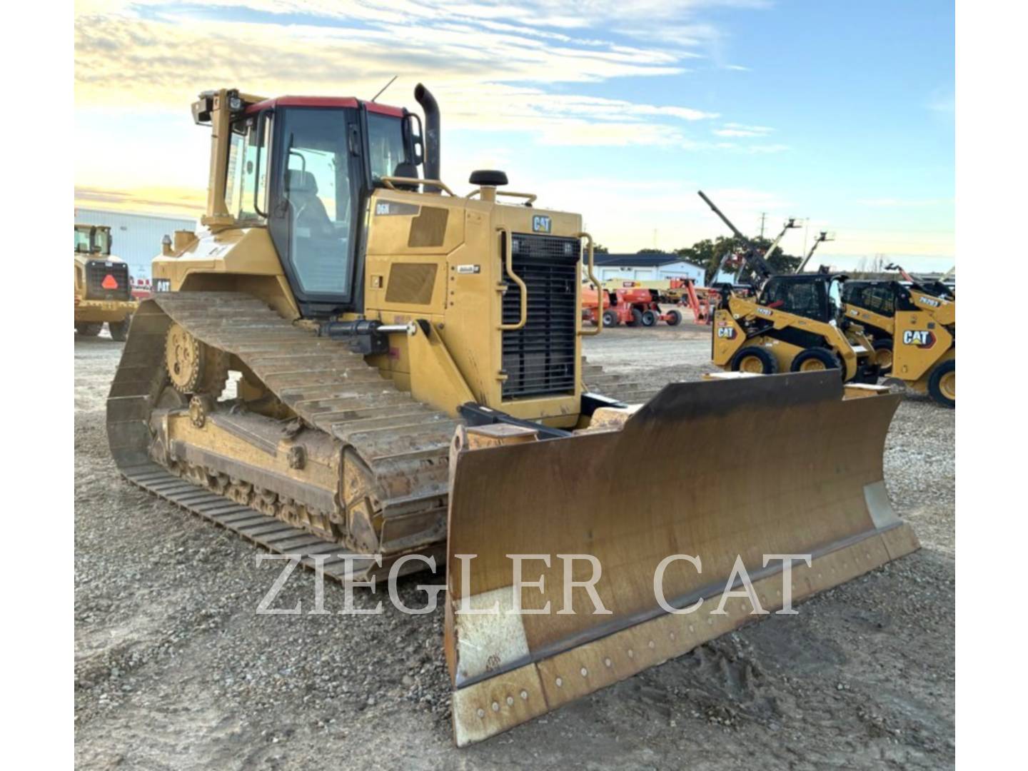 Caterpillar D6NLGP, 10681 hours, S/N: MG501574, 2018 - Image 2