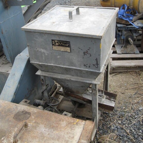 20" x 20" Reciprocating Lime Feeder, hopper & reciprocating plate feeder, 28" deep hopper, 5.5" x 16" feeder - Image 3