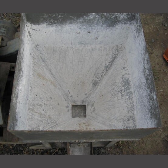 20" x 20" Reciprocating Lime Feeder, hopper & reciprocating plate feeder, 28" deep hopper, 5.5" x 16" feeder - Image 4