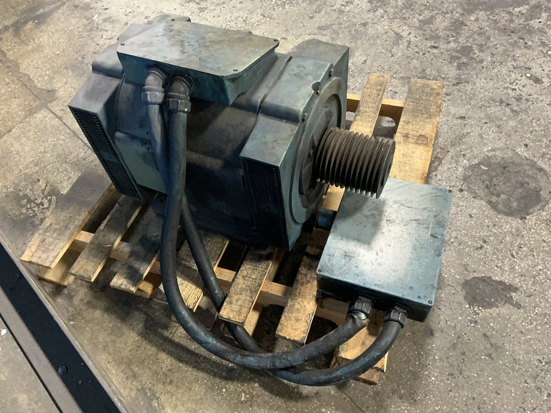 55/37 HP KW RPM 1775/1155 RPM Landert #KD-250M-75-V4/6D, 3 phase, 60 Hz, 480 Volts - Image 4