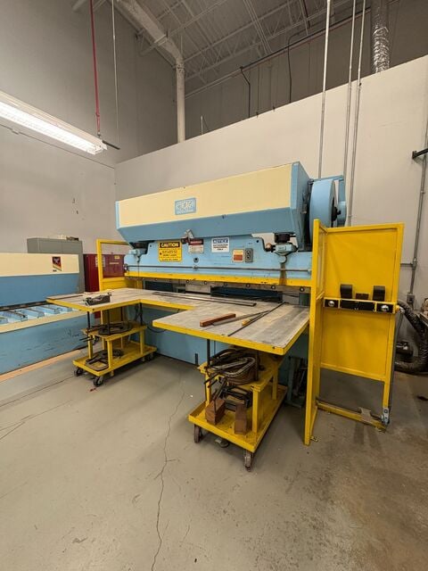 60/90 Ton, Dreis & Krump #810-L, hydraulic press brake, foot operated controls, front work support tables - Image 1