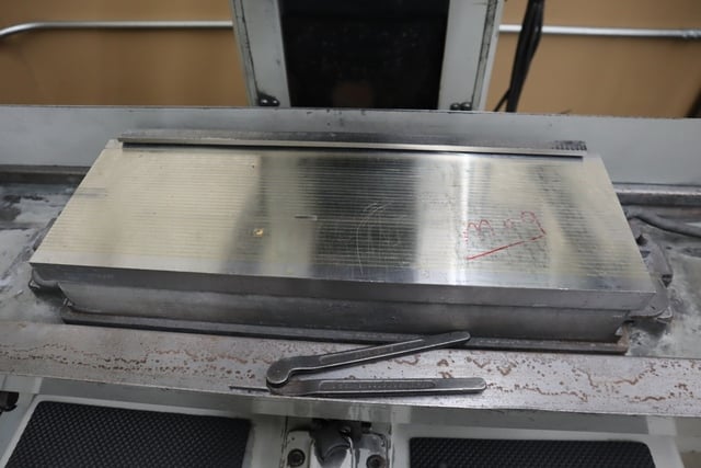 6" x 18" Okamoto #LINEAR-618, hand feed surface grinder, Heidenhain 2-axis digital read out, Walker EM chuck - Image 4