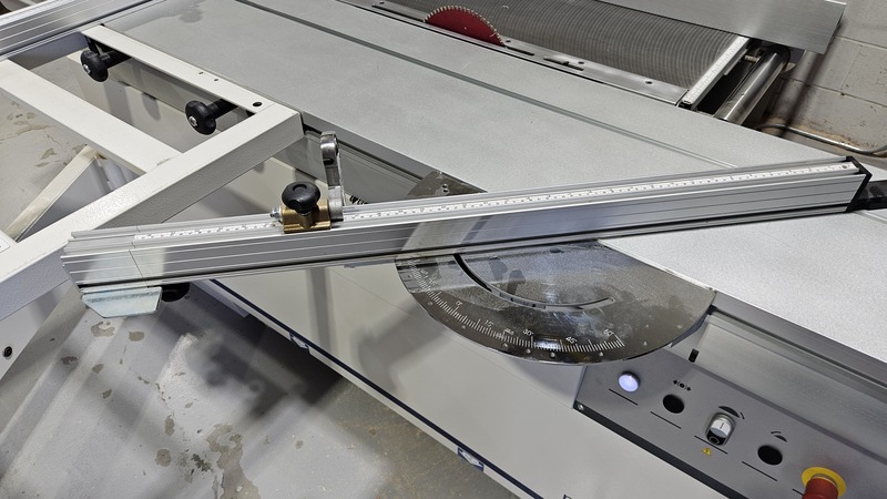 SCM #SC4E, Sliding Table Saw, 8.5' sliding table, 12" blade, 50" rip capacity, 3.94" @ 90&deg; blade projection - Image 3