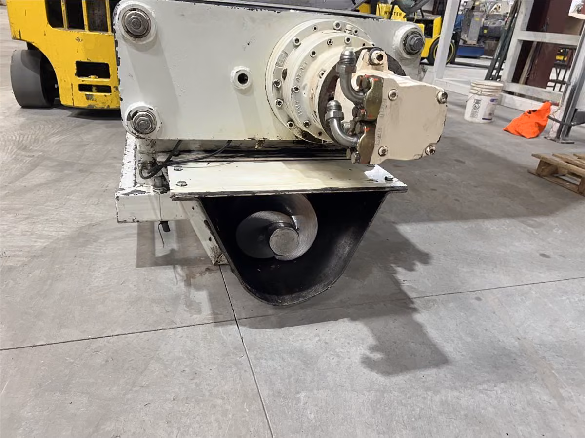 ShredTech #ST-35, dual shaft shredder, 26" x 21", hydraulic drive - Image 9