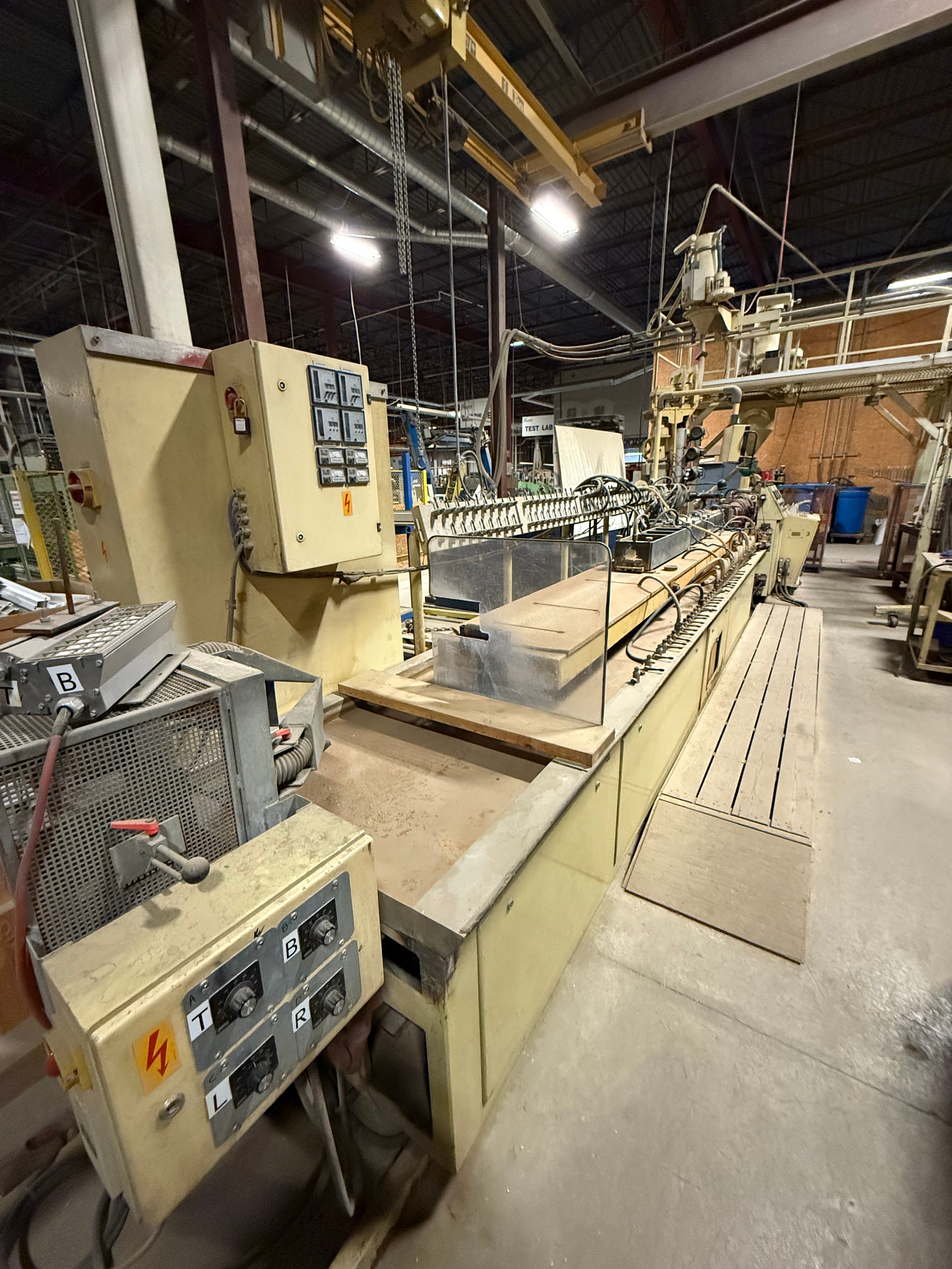 2.4" American Maplan #DSK-62, twin screw extrusion line, AKT4 calibrating table, ARZ3000 puller/saw, AE50B - Image 4