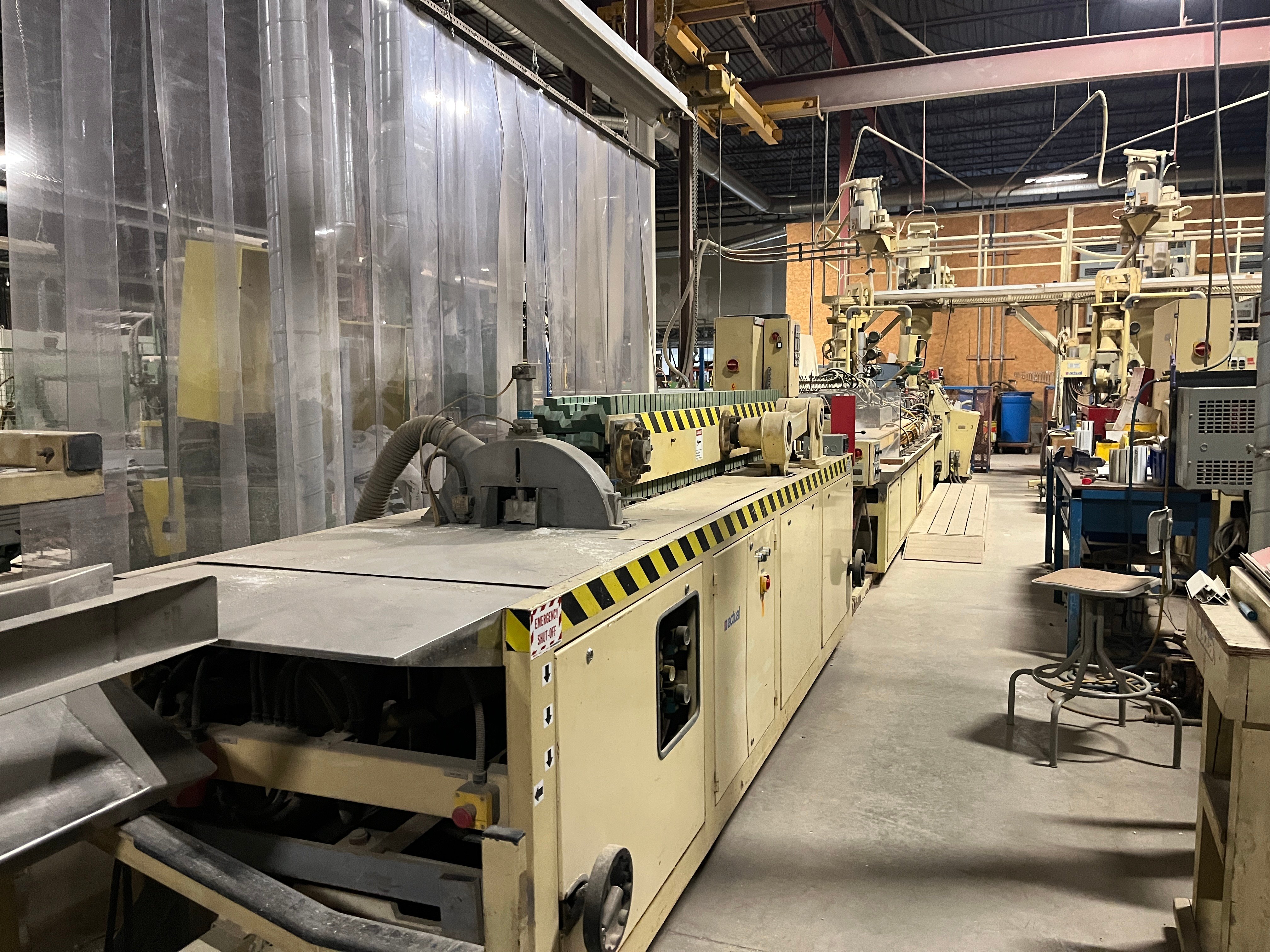 2.4" American Maplan #DSK-62, twin screw extrusion line, AKT4 calibrating table, ARZ3000 puller/saw, AE50B - Image 9