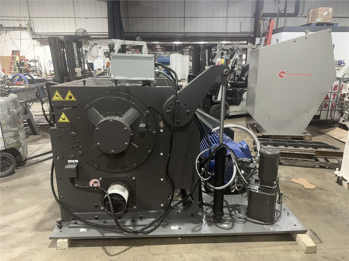 24" x 40" Cumberland #X1000, plastic granulator, 100 HP, 3-knife open rotor, 2 bed knives, hydraulic hopper - Image 5