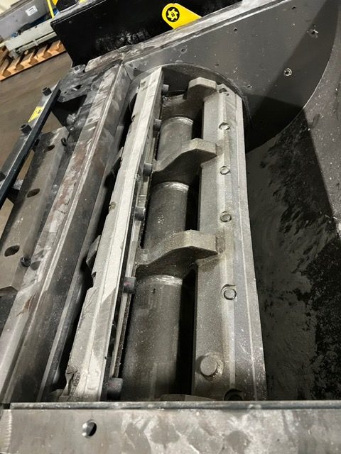 18" x 36" Rapid #500-90, plastic granulator, 100 HP, super-tangential chamber, 5 rotor knives, 3 bed knives - Image 9