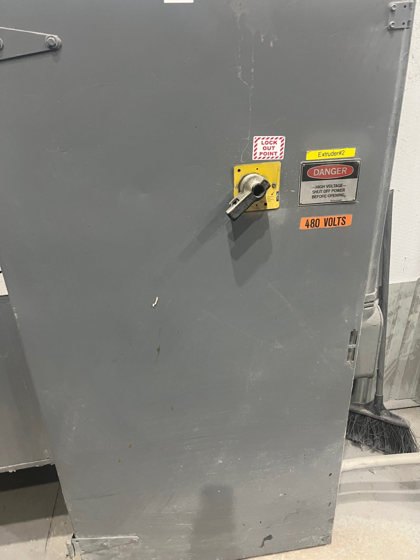 4.5" HPM, strand pelletizing extrusion line, 30:1 L/D, vented, 250 HP DC, Cumberland 8.5" strand pelletizer - Image 4
