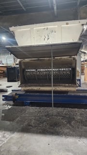Vecoplan #VAZ-1600M, single shaft shredder, 62" x 80" hopper, 100 HP, 2018, w/ Herbold SMA-80/120 granulator - Image 2