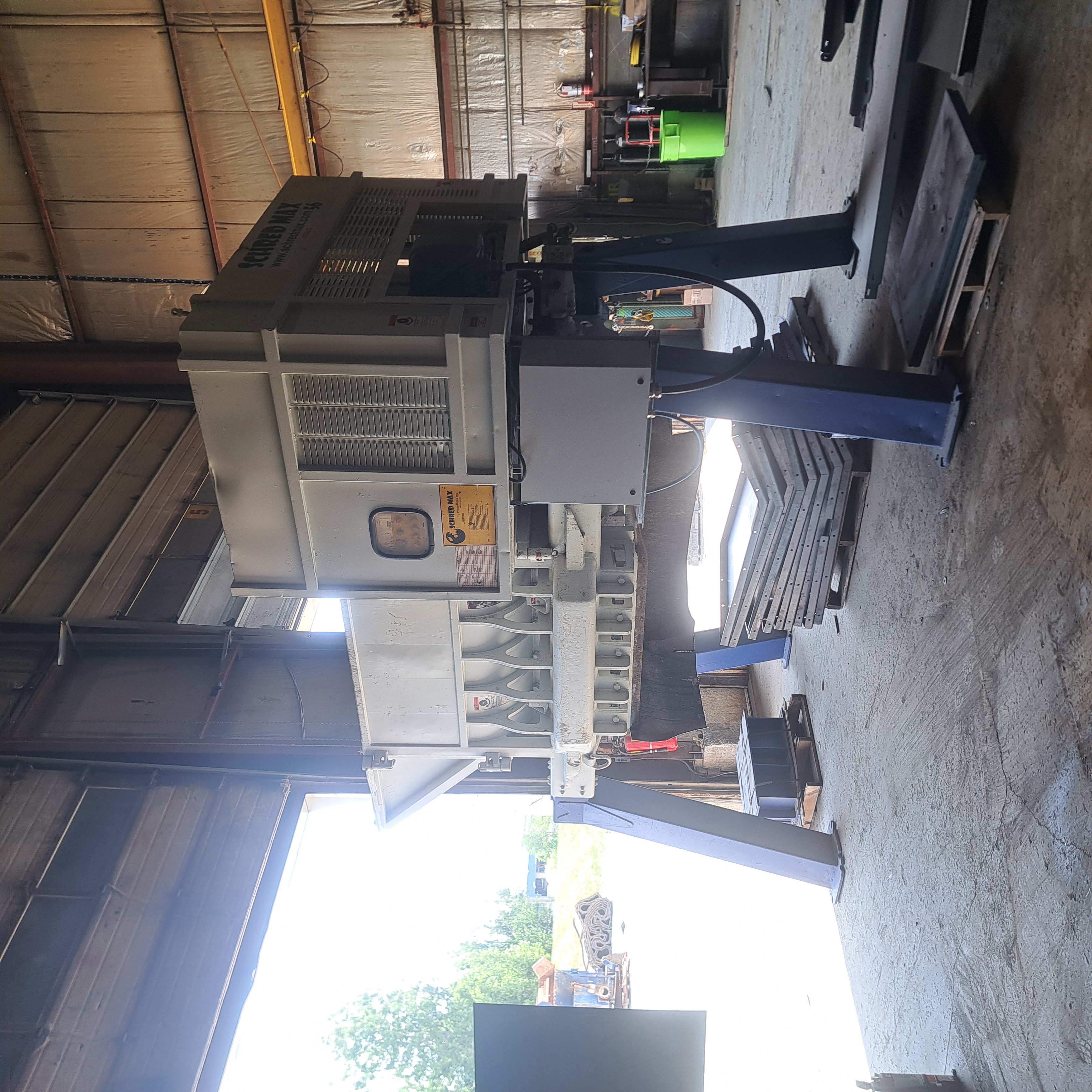 SSI Shredmax #PR560, single shaft shredder, 56" x 67" infeed opening, 100 HP electric, 575 V., 2003 - Image 1