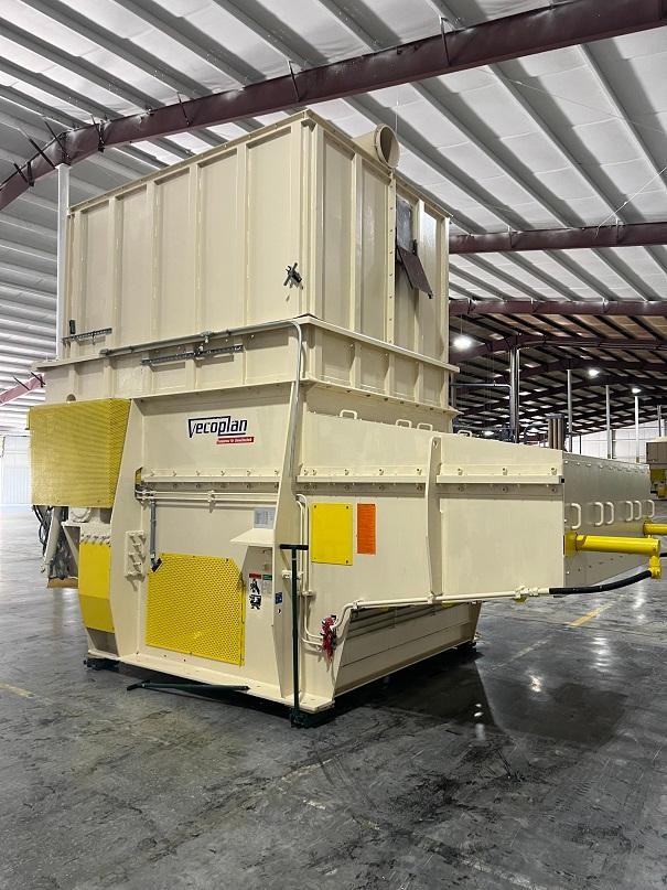 Vecoplan #K2500-UNF, single shaft shredder, 98" x 98" opening, 250 HP, 25" diameter rotor, hydraulic feed - Image 1