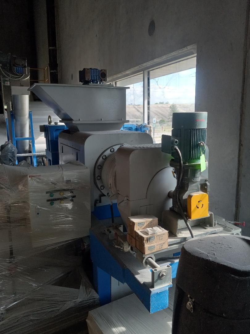 Amstar Machinery, bottle wash system, RDAF-030 dissolved air flotation, TS1000 friction washer, screw - Image 9