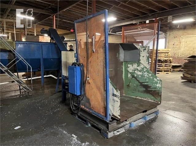 Complete Plastic Wash Line, 51" hydraulic box dumper, sink float tank, augers, Gala #3252B spin dryer - Image 5