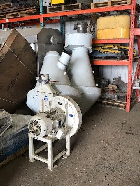 Complete Plastic Wash Line, 51" hydraulic box dumper, sink float tank, augers, Gala #3252B spin dryer - Image 7