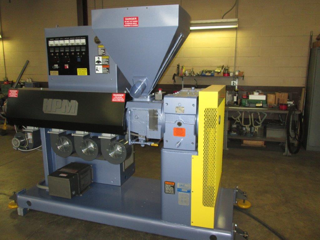2.5" HPM #2.5-TMP, extruder, 24:1 L/D, manual screen changer, new 40 HP AC motor & drive, new styrene screw - Image 4