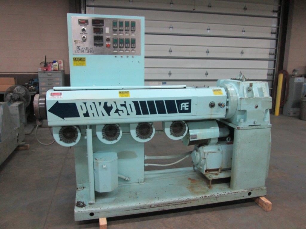 2.5" Akron #PAK-250, extruder, 24:1 L/D, air cooled, 40 HP DC, 2 screws, hopper dryer w/ loader, 1995 - Image 5
