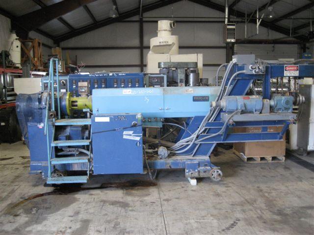 3.5" Berlyn, extruder, 30:1 L/D, water cooled, 100 HP DC, screen changer, gear pump - Image 1