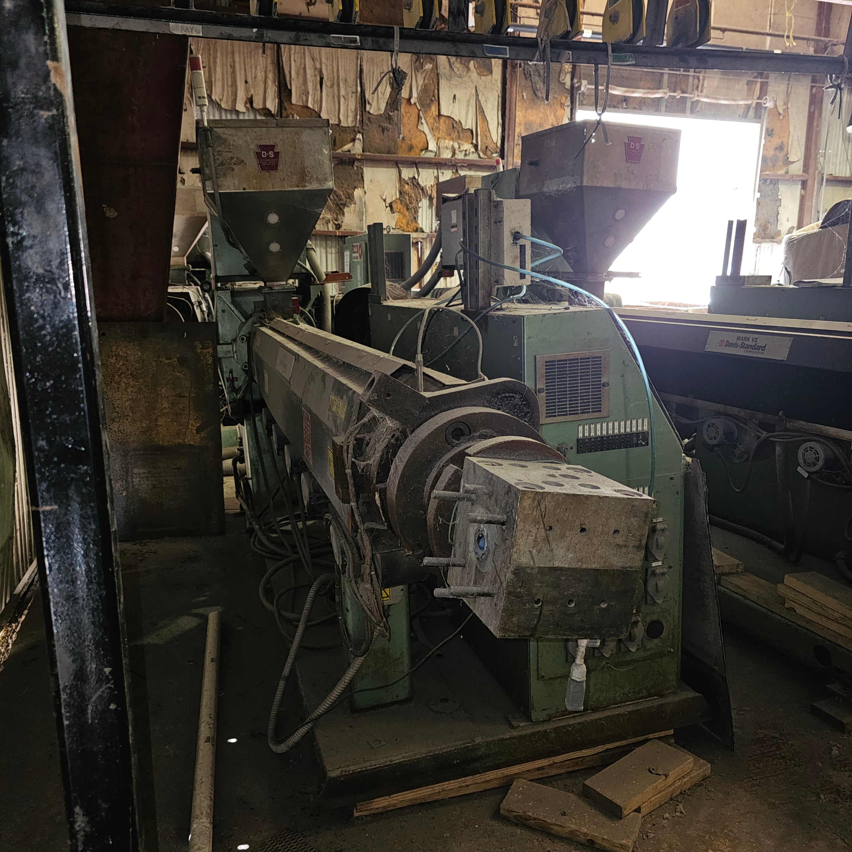 3.5" Davis Standard #MV35IN35, extruder, 24:1 L/D, air cooled, non-vented, 158 HP, 17.39:1 gear ratio, 1998 - Image 1
