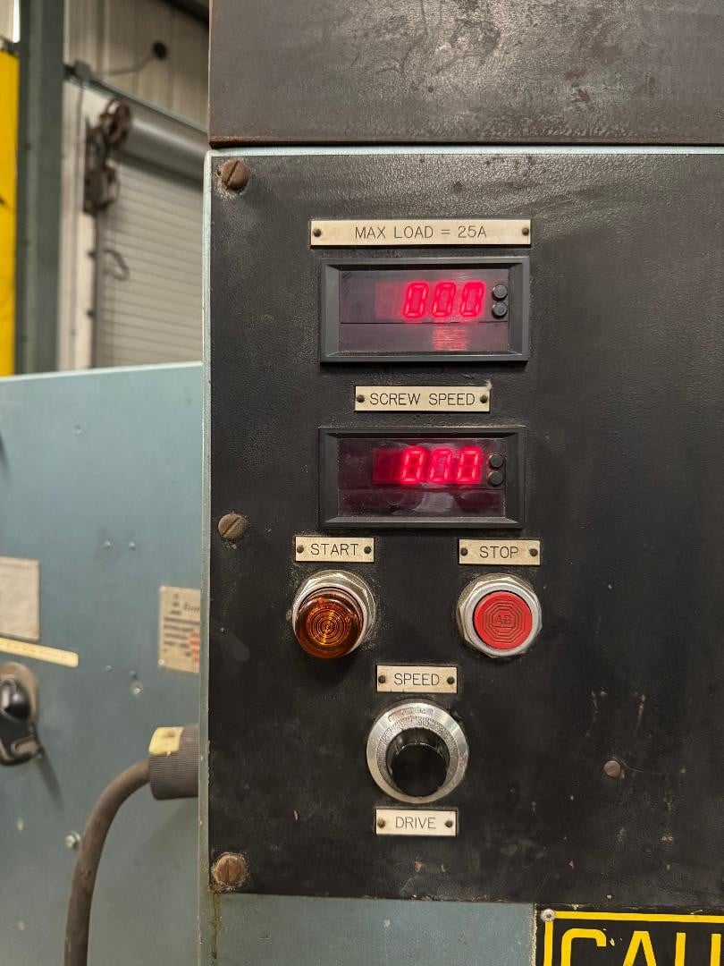 1.25" Davis Standard, pedestal extruder, 24:1 L/D, air cooled, swing & tilt - Image 2