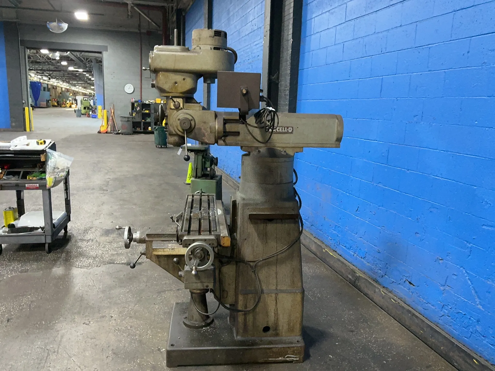 Ex-Cell-O, vertical mill, 9" x 42", Quality 200 digital read out, 1 -1/2 HP, 208-220/440 V. - Image 6