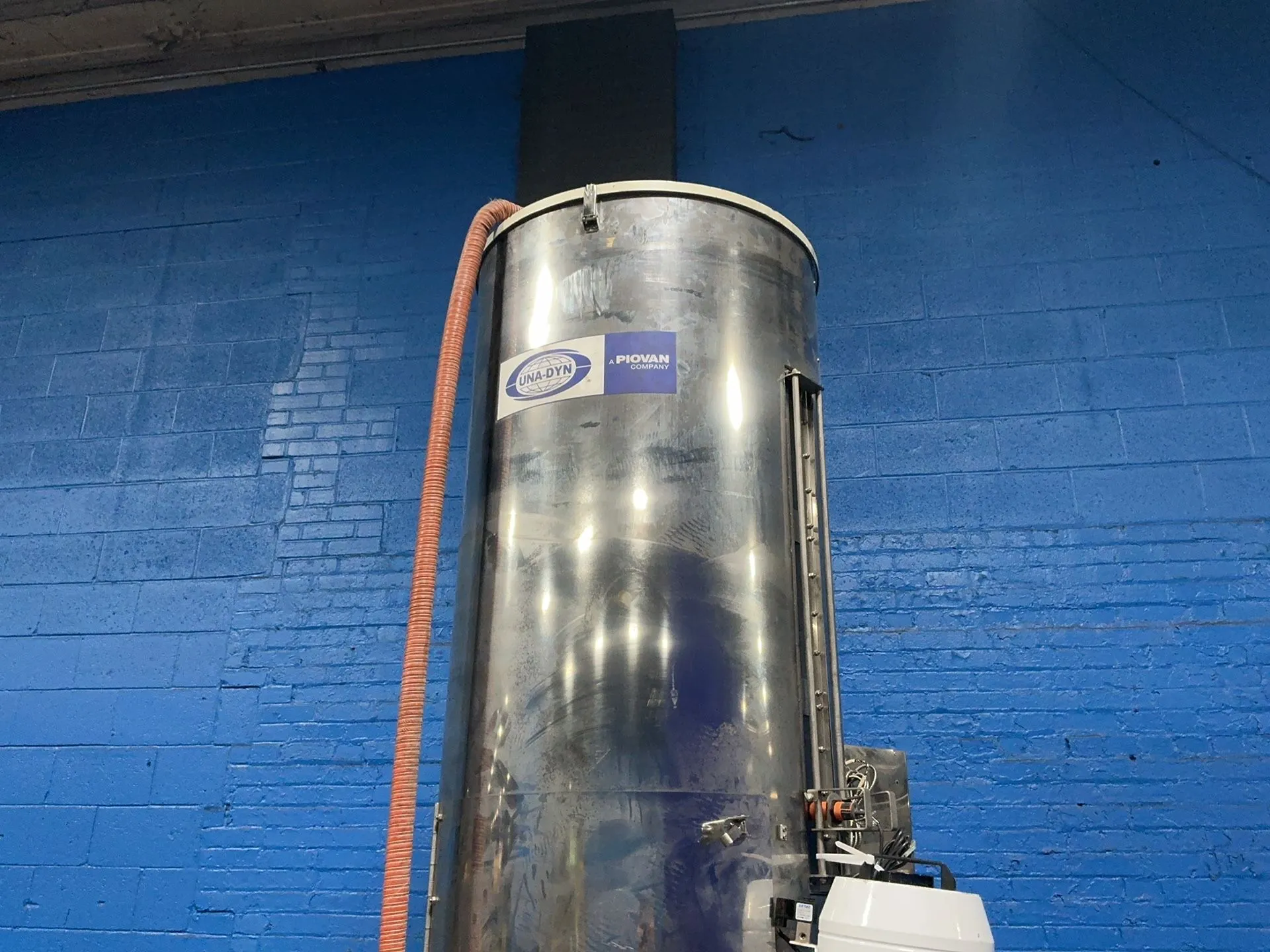 Una-Dyn #TR-200, dehumidifying hopper dryer, 186 gallon, plastic processing equipment controls, 26.40 A - Image 3