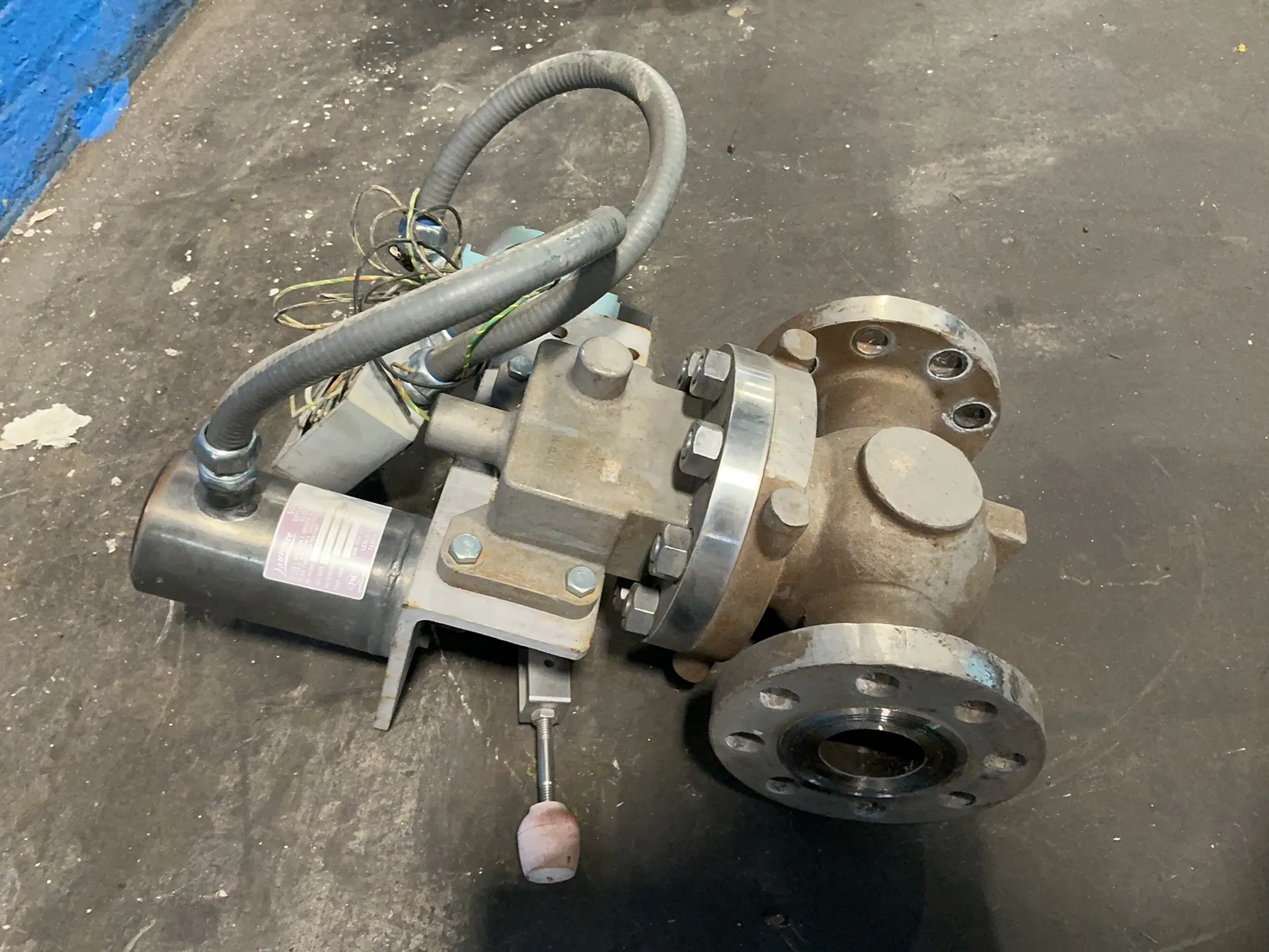 2" Leslie Controls #SC23-VAR-10, Laurence Soli-Con electrically actuated rotary shaft solenoid valve - Image 2