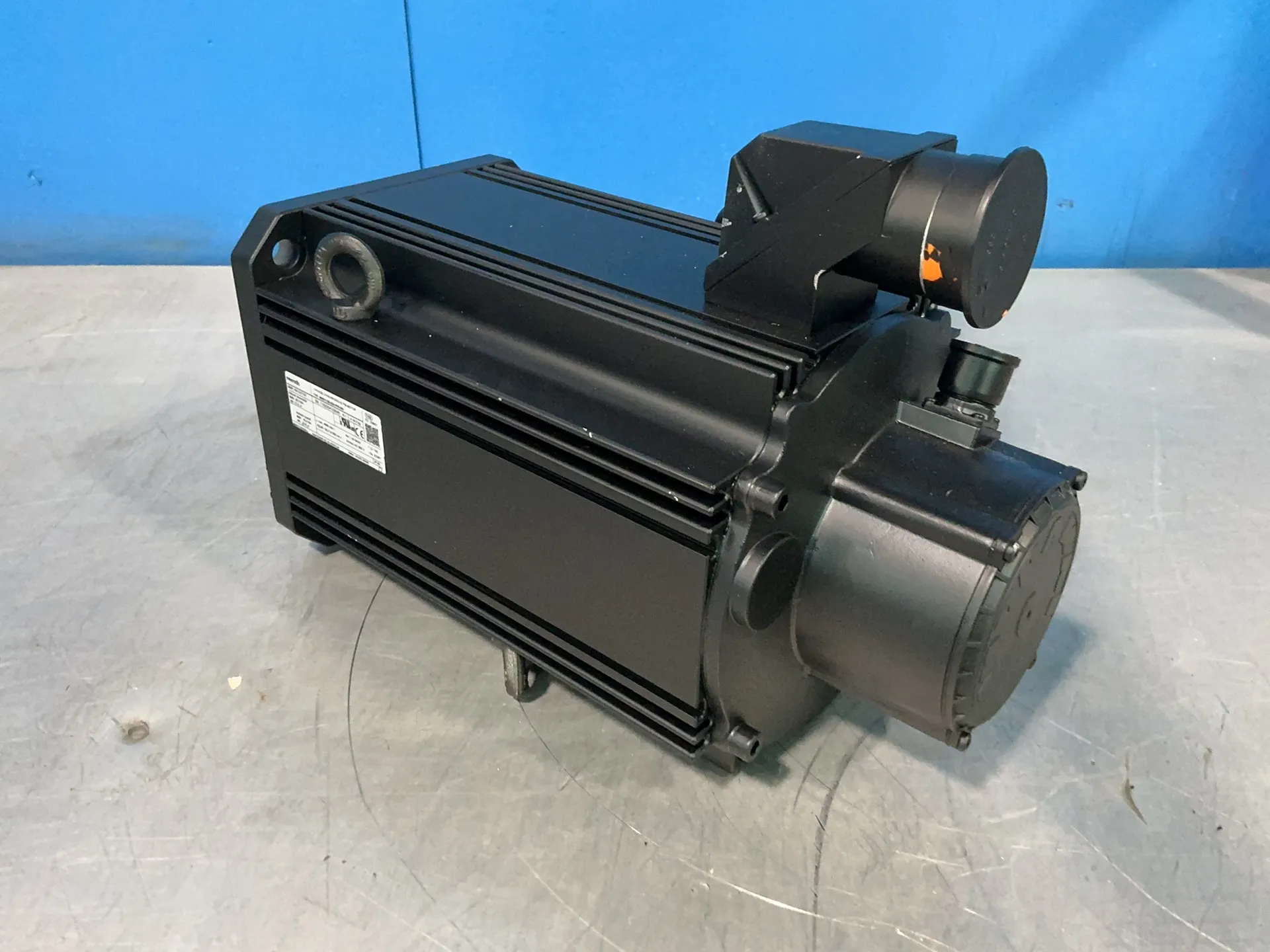 Rexroth #MHD112B-024-PP0-BN, servo motor, 3 phase - Image 2