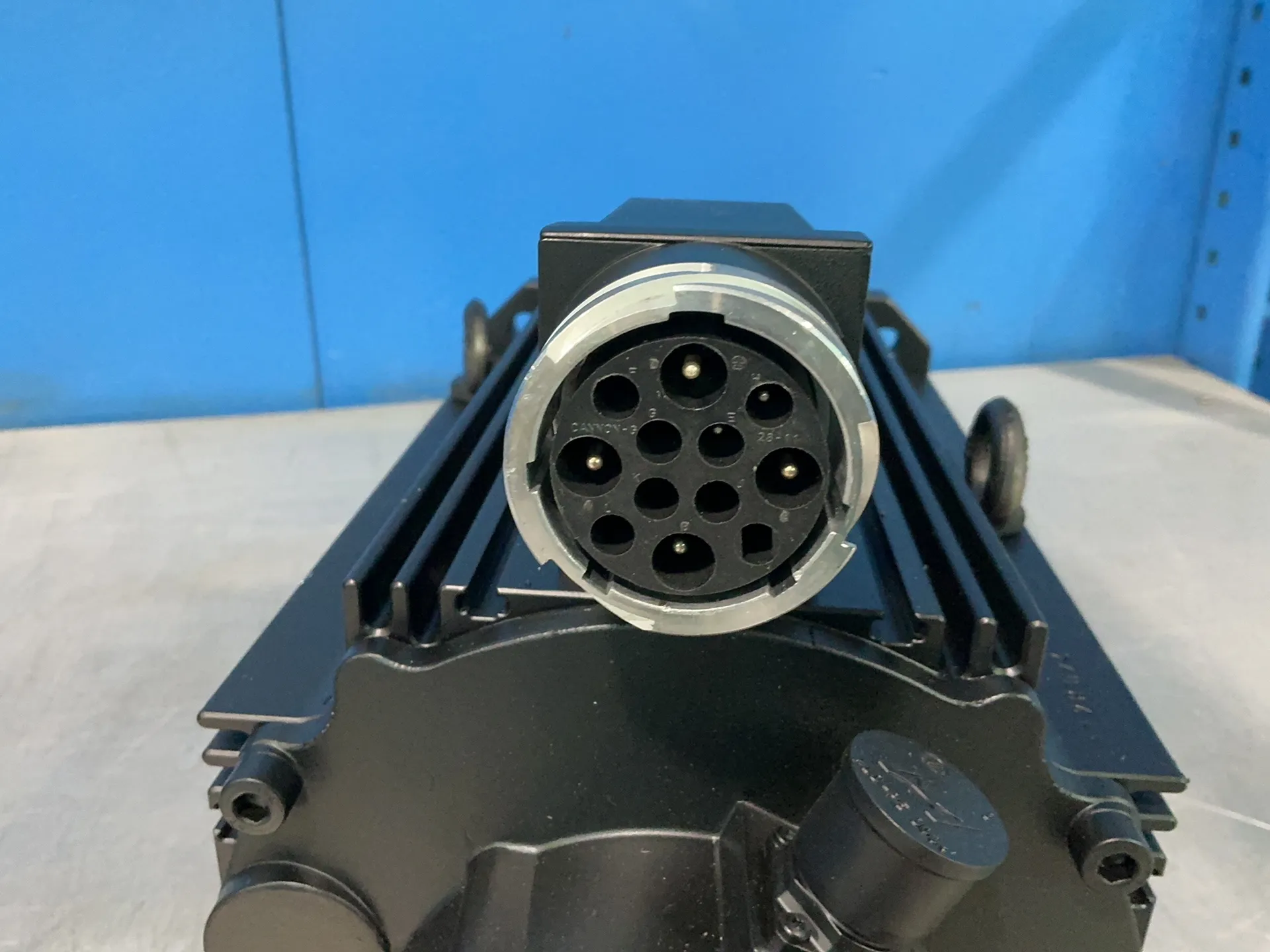 Rexroth #MHD112B-024-PP0-BN, servo motor, 3 phase - Image 4