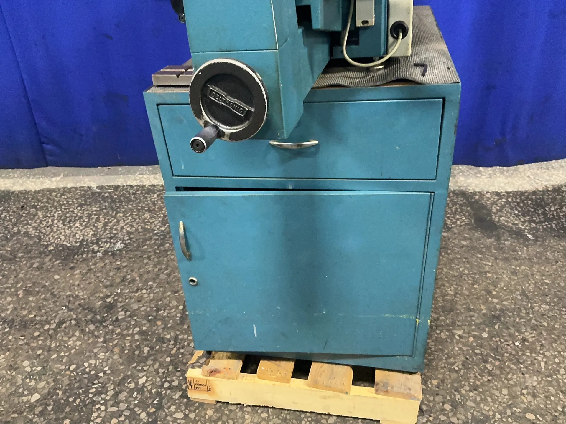 14" Deltronic #DH14-MPC, optical comparator, 5" x 15" table, lens, manual, accessories, 2 amp, 120 V. - Image 4