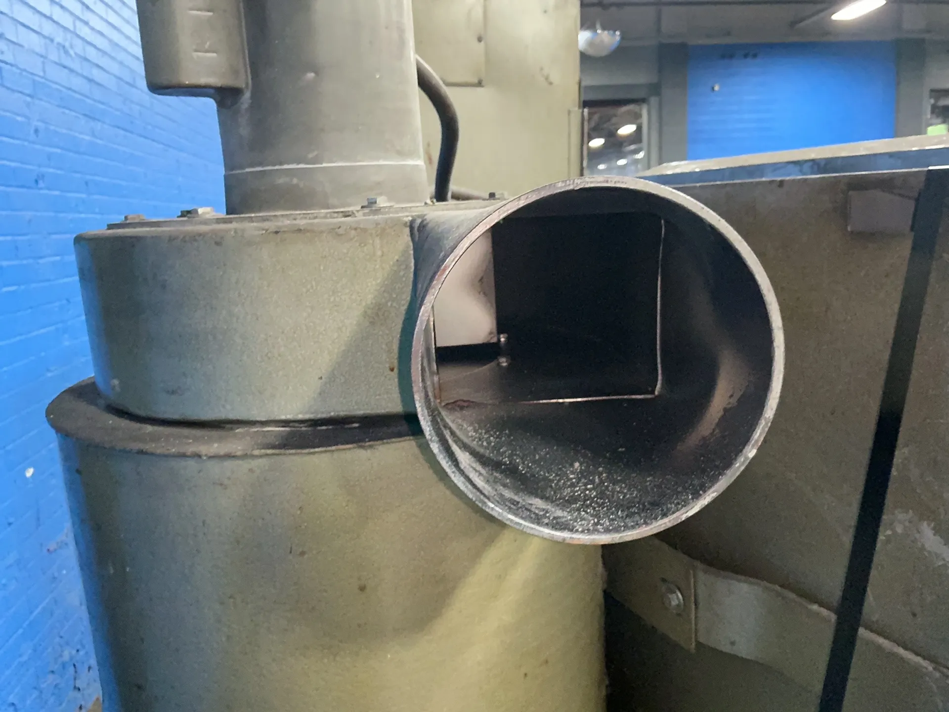 23" x 46" x 24" Zero #BNP50-7, blast cabinet and dust collector - Image 3