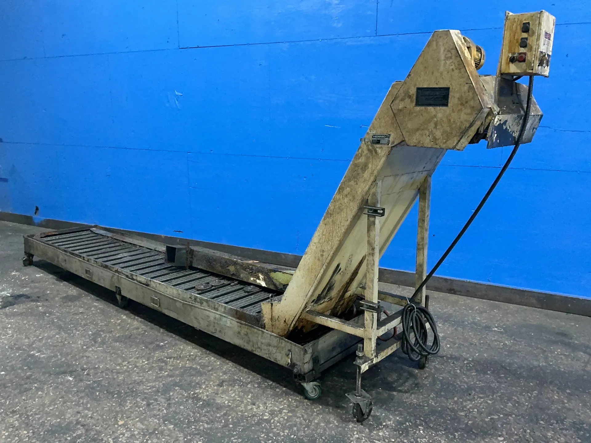 22.5" Henning #LC-2000-H, chip conveyor, 138" flat length, 61" rise, 22.5" flat width, 14" flat height, 1" - Image 2