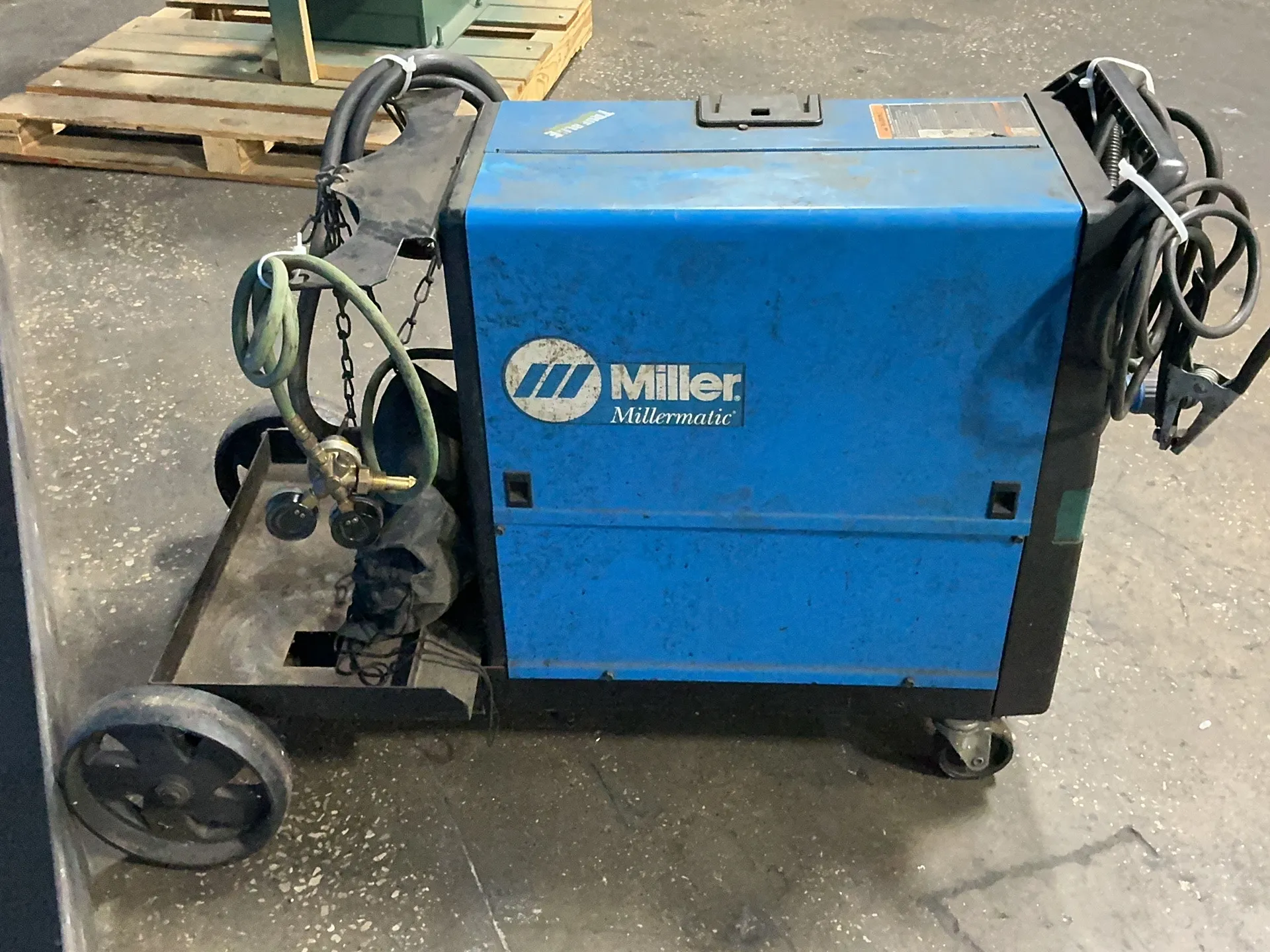 Miller #MILLERMATIC-250X, welder, 200 Amps, 7.5 KW, 38 max. OCV, 48/42 A, gun, 200/230 V., 1 phase - Image 4