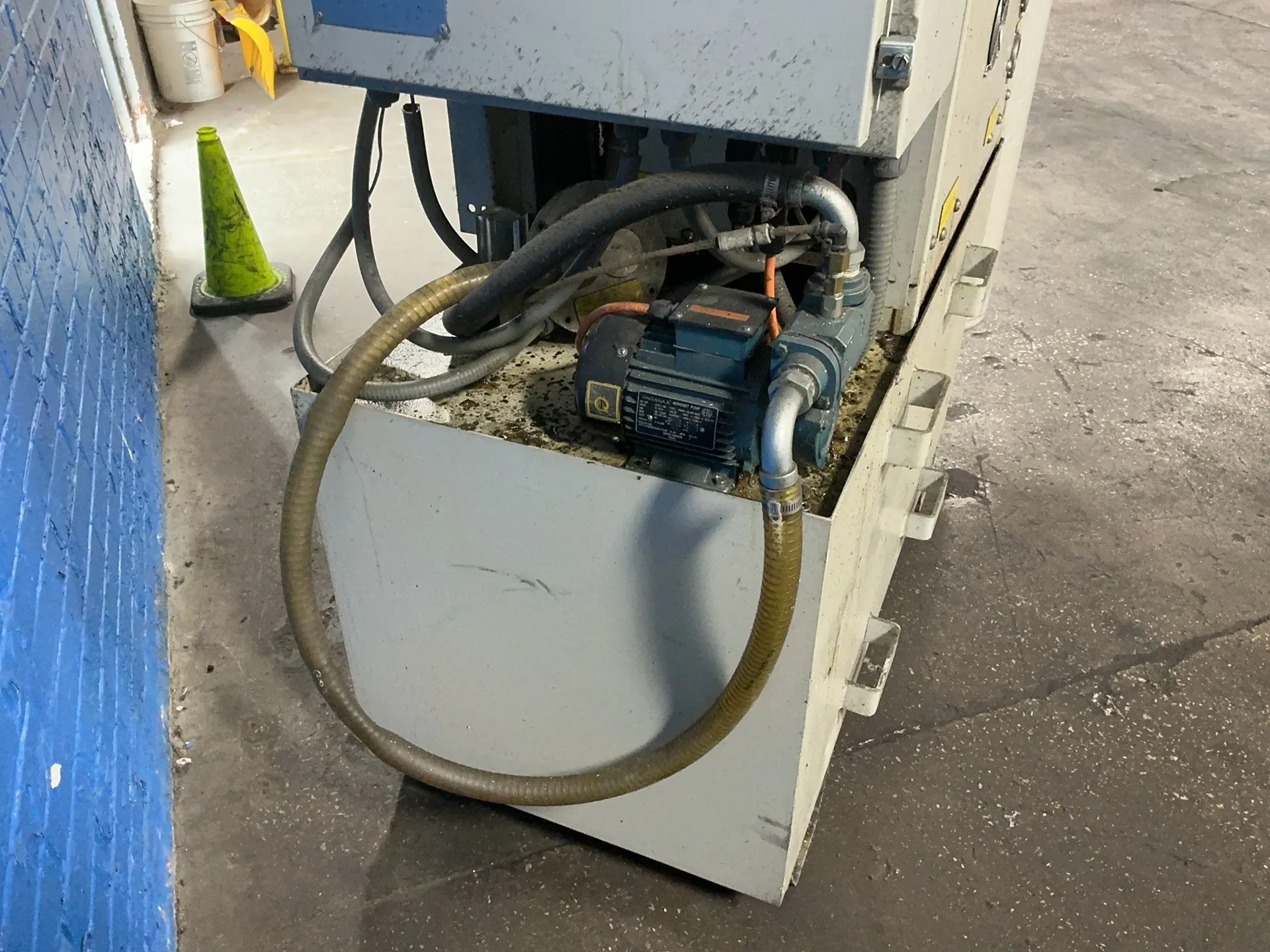 Chipblaster #JV40, Coolant System, 3000 PSI, 1 HP, 1.6/2.9 Amps, 230 V., 3 phase, 2011 - Image 5