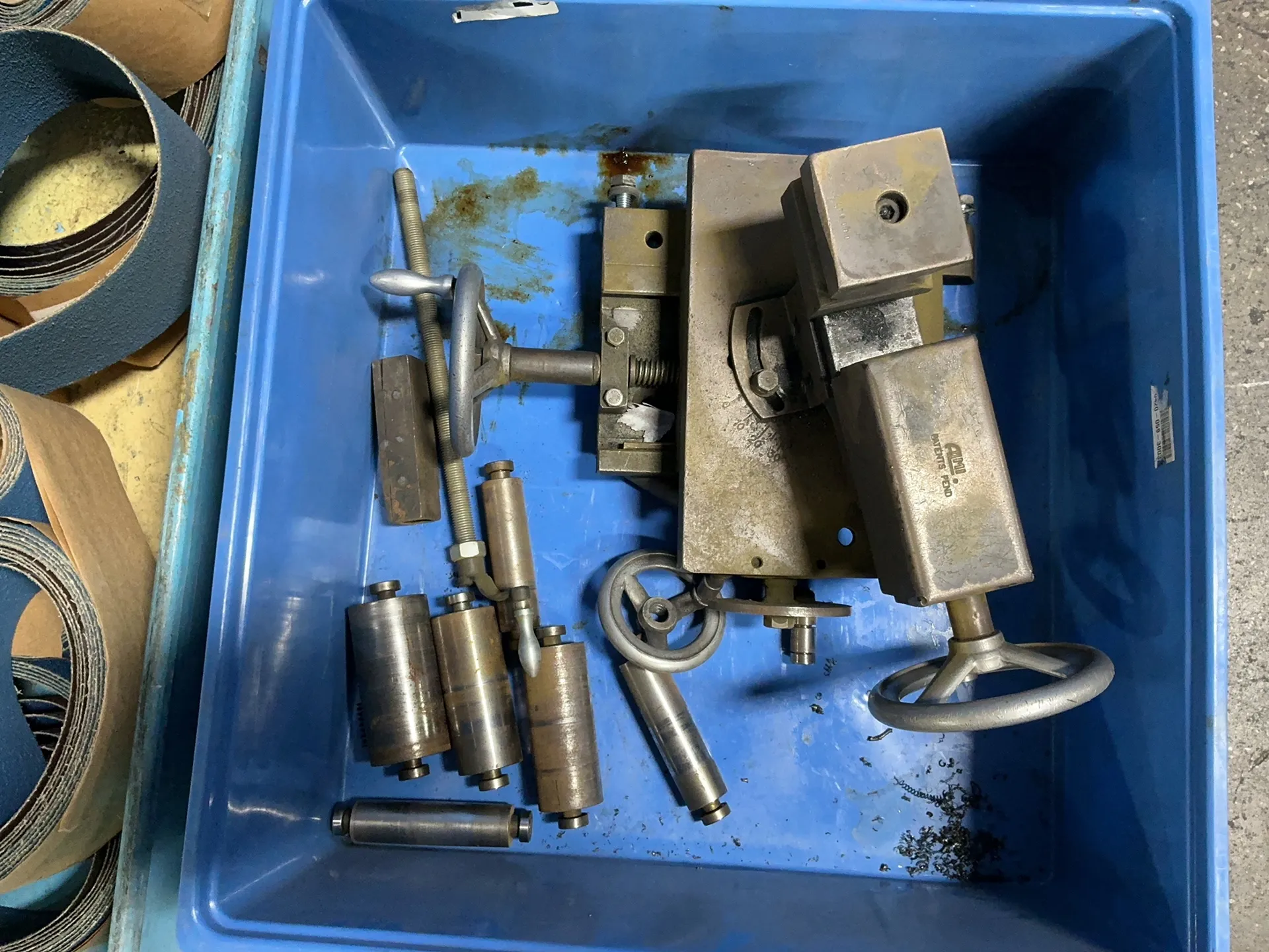 Almi #AC100, tube notcher, w/ sandpaper, tool parts & handwheels - Image 2