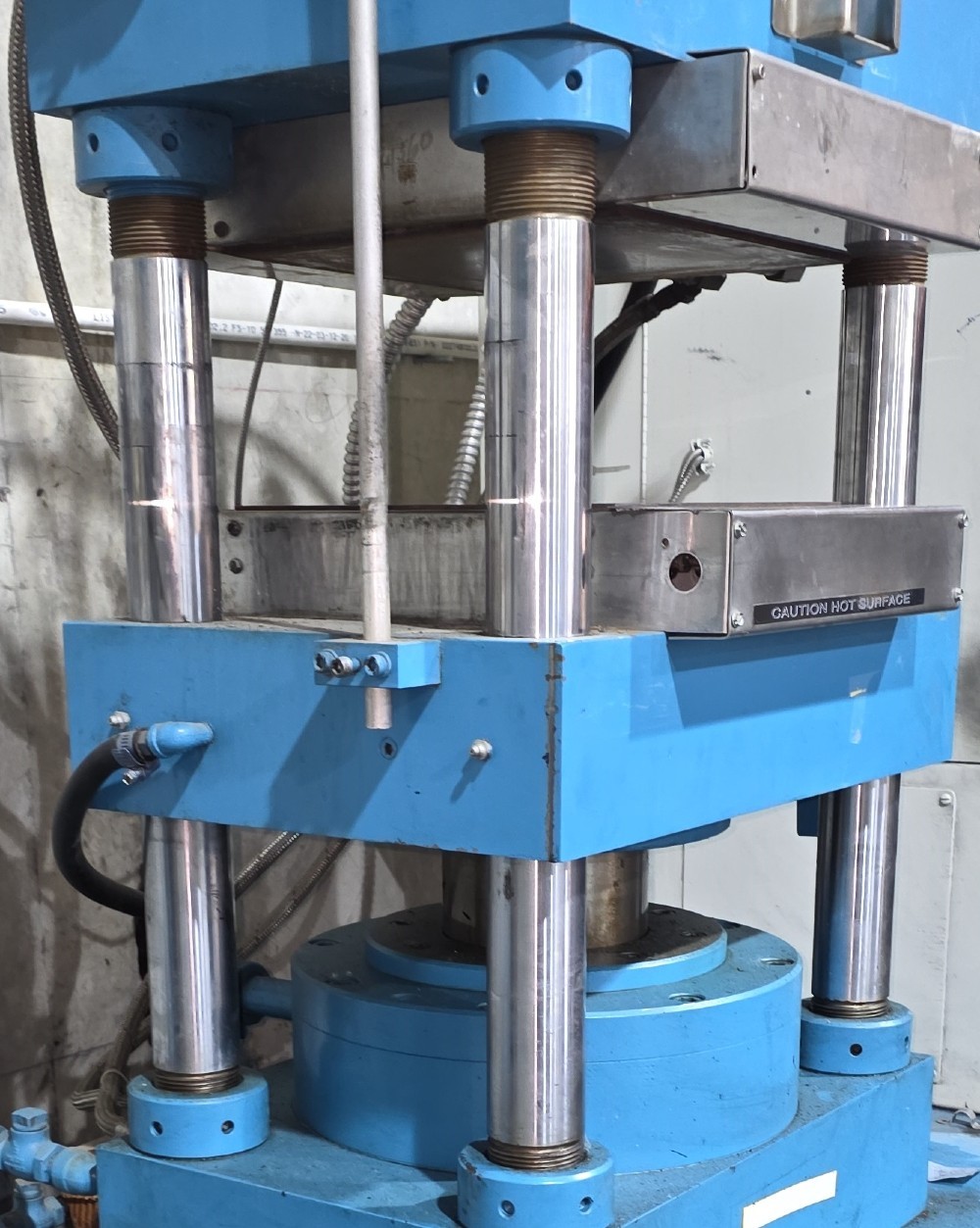 100 Ton, PHI, 4-post hydraulic compression molding press, dual heated platens, digital temp. controls, dual - Image 2