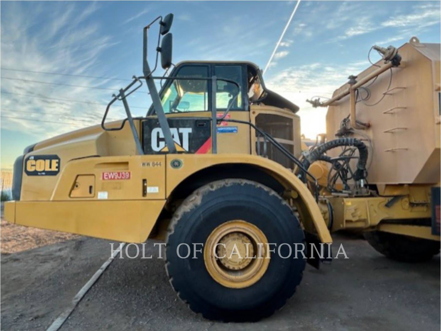 Caterpillar 740B, Water Truck, 13700 hours, S/N: T4R00601, 2012 - Image 2