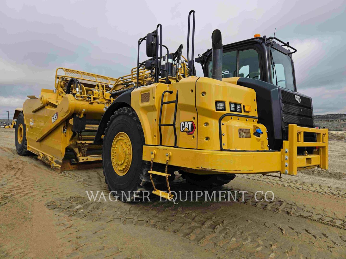 Caterpillar 623, Wheel Tractor Scraper, 1997 hours, S/N: WYF00302, 2025 - Image 2