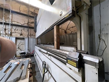 247 Ton, LVD Salvagnini #PPEB-220/4270, hydraulic press brake w/ KUKA KR 150 robot, 14' overall, 145.6" - Image 4