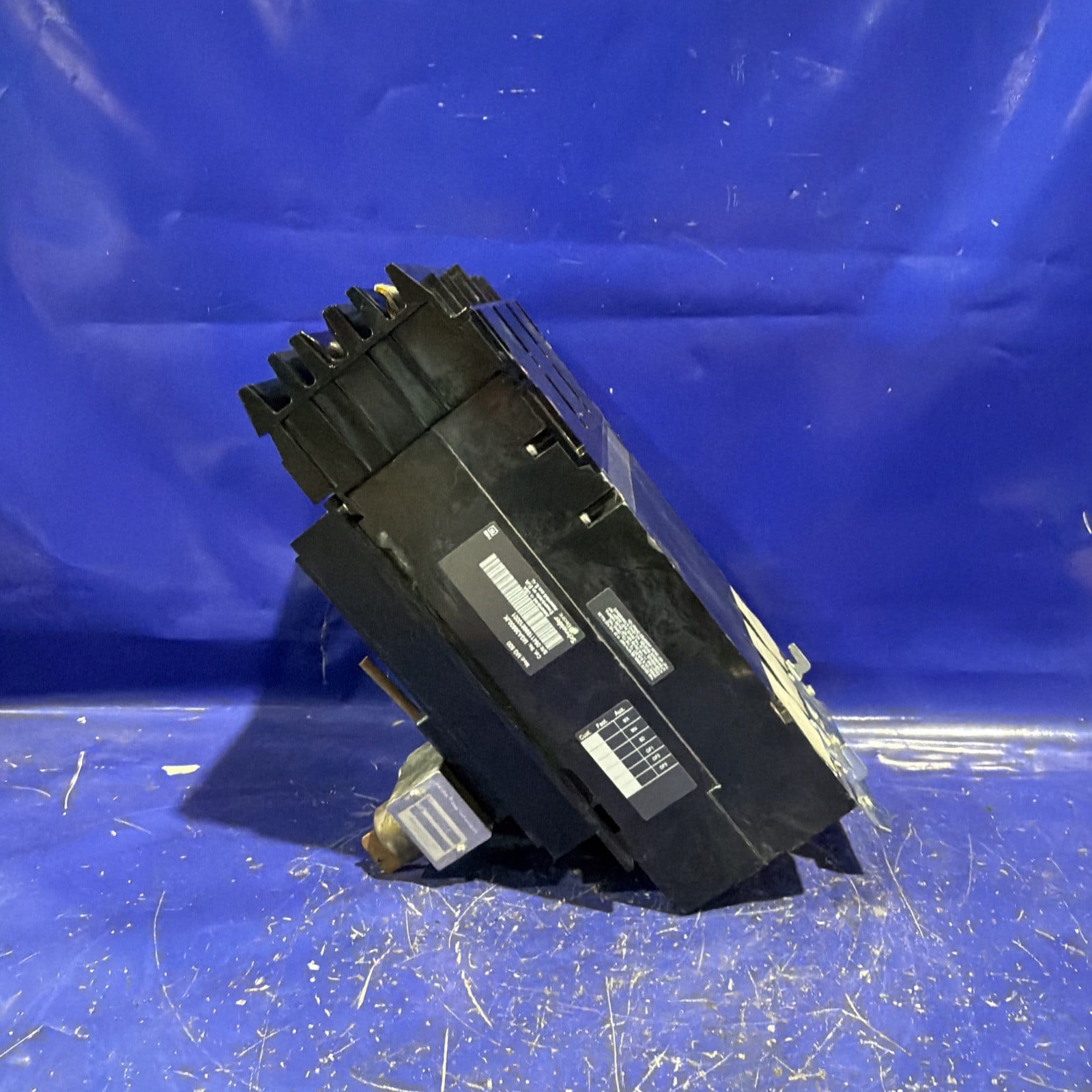 600 Amps, Square D PowerPact M.g. #MGA36600JK, I-Line circuit breaker, 3-pole, 18kA, 600 Volts - Image 4
