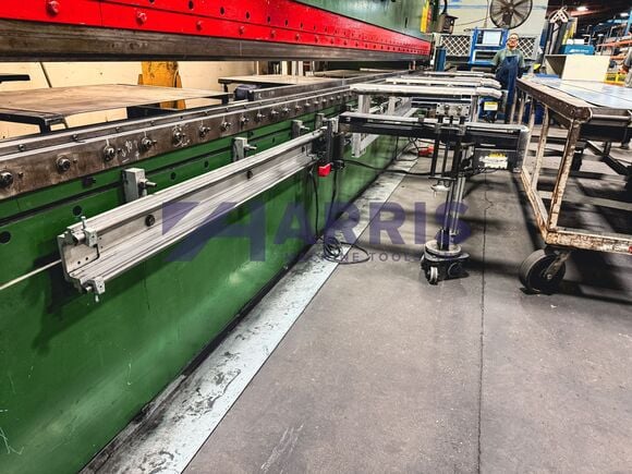 350 Ton, Clearing Niagara #HBM-350-26-28, CNC hydraulic press brake, 28' overall, 312" between housing, 12" - Image 8